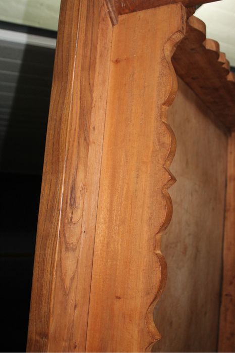 Mesa em madeira maciça