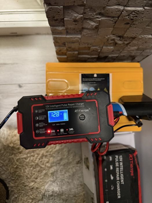 Комплект для автономного живлення (акумулятор, інвертор, зарядка)