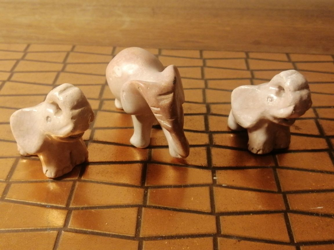 Ozdobne ceramiczne figurki słonie