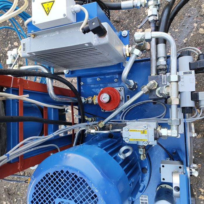 Ponar Wadowice Zasilacz hydrauliczny.