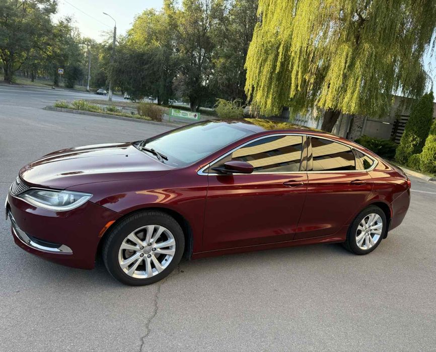 Продається Chrysler 200 2015 року 2,4 бензин