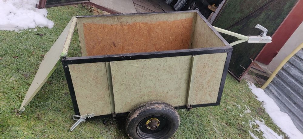 przyczepka do traktorka ogrodowego, wysokie burty, mocne koła i piasty