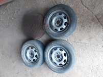 3 jantes 13 de ferro com pneus