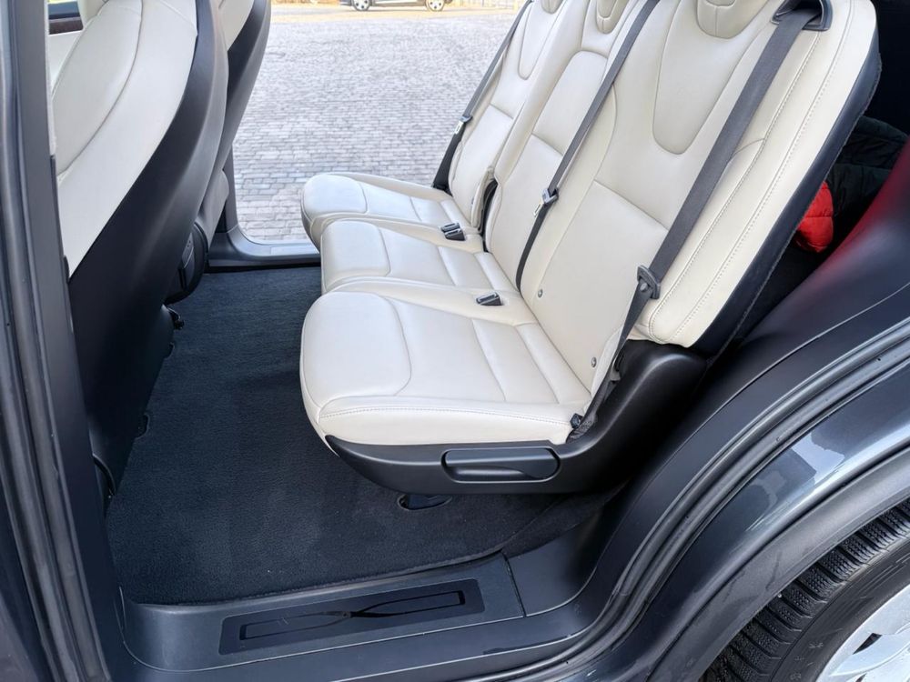 Продам Tesla Model X