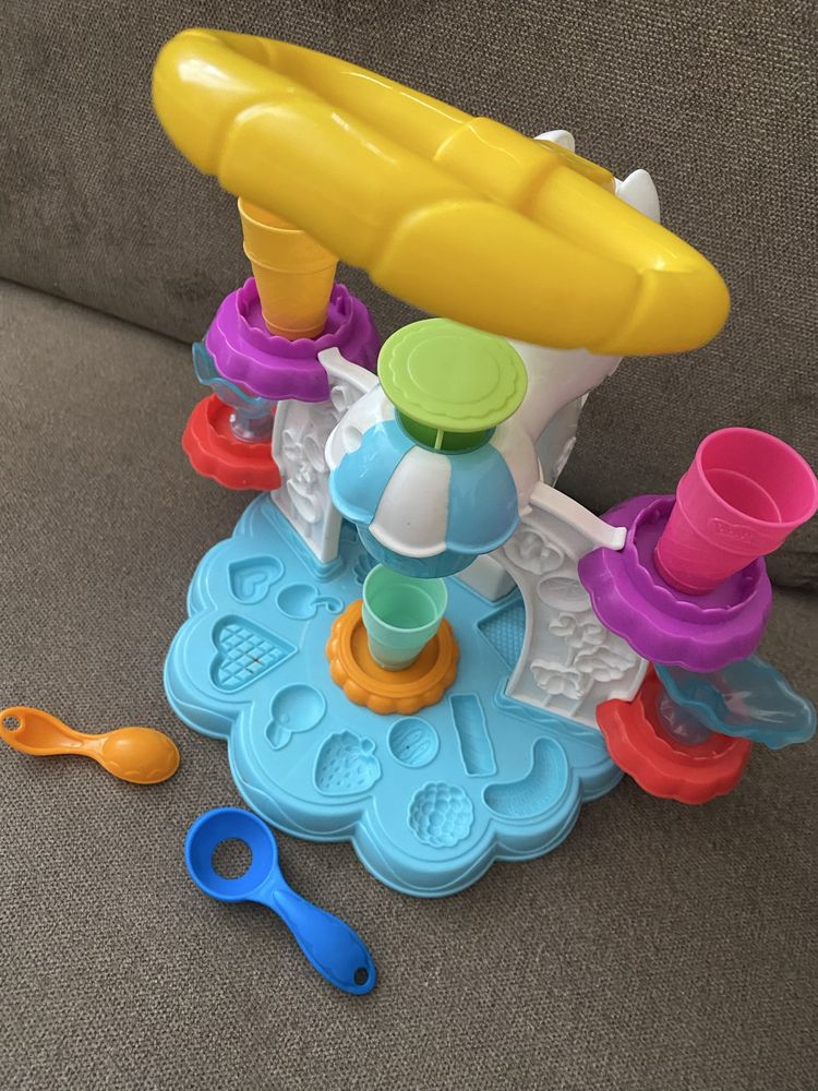 Play Doh zakręcona lodziarnia
