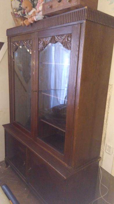 Biblioteczka , stylowa , fornirowana , szkło szlifowane kryształowe ,