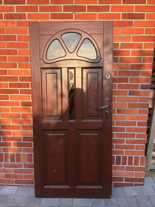 Masywne Drzwi drewniane wejściowe zewnętrzne prawe