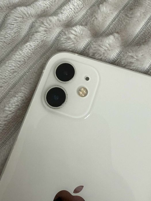 IPhone 12 - kolor biały