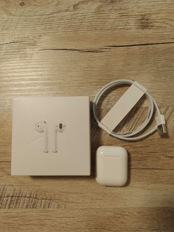 Беспроводные наушники Apple AirPods A2032