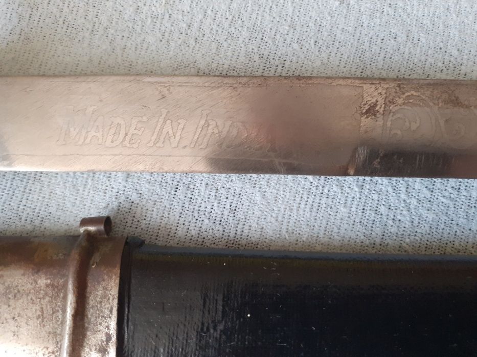 Kolekcjonerski miecz- szabla indyjska z pochwą .