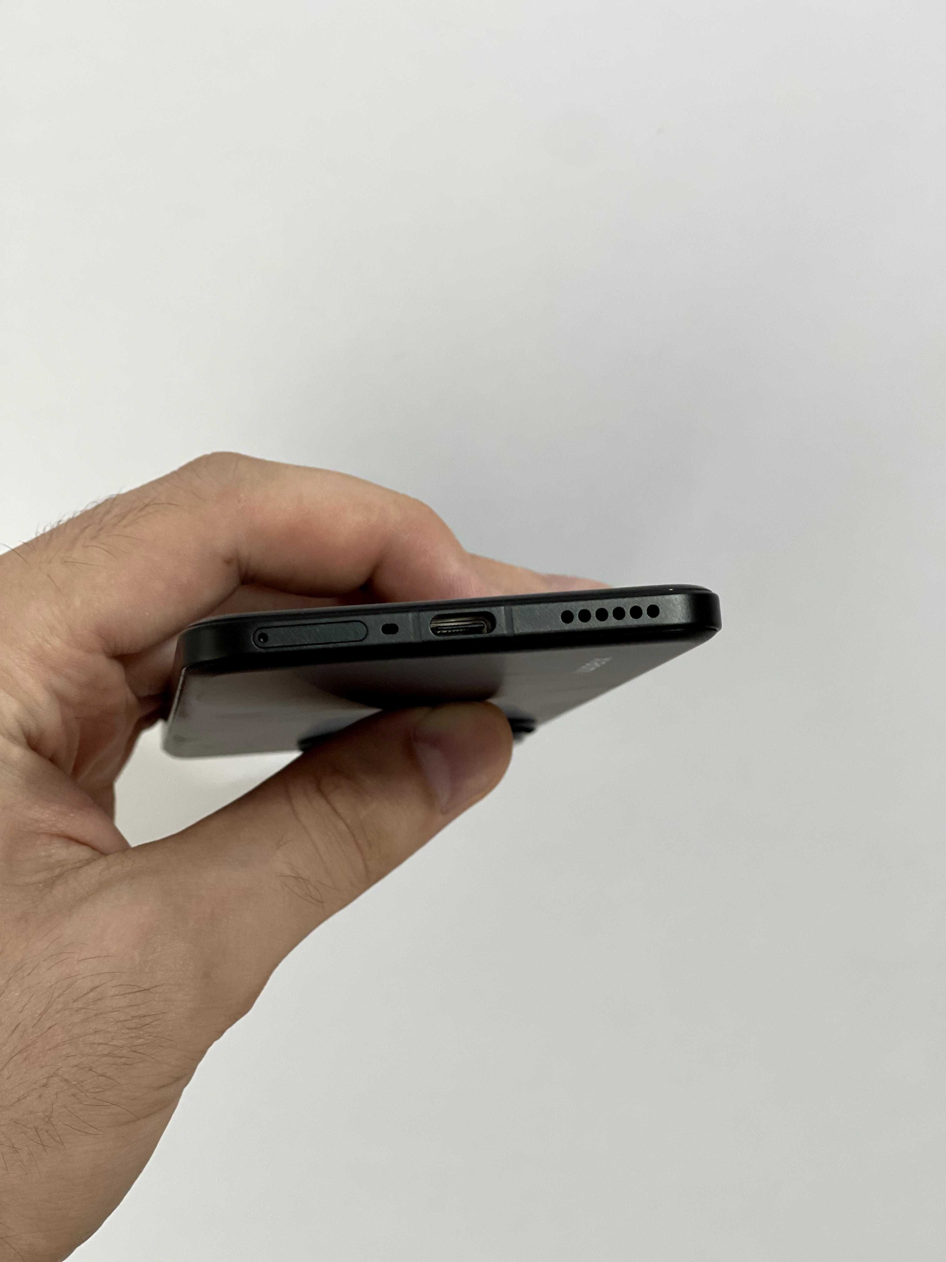 Xiaomi civi 4 pro 12+4/256 Qualcomm Snapdragon 8 gen3 мощный