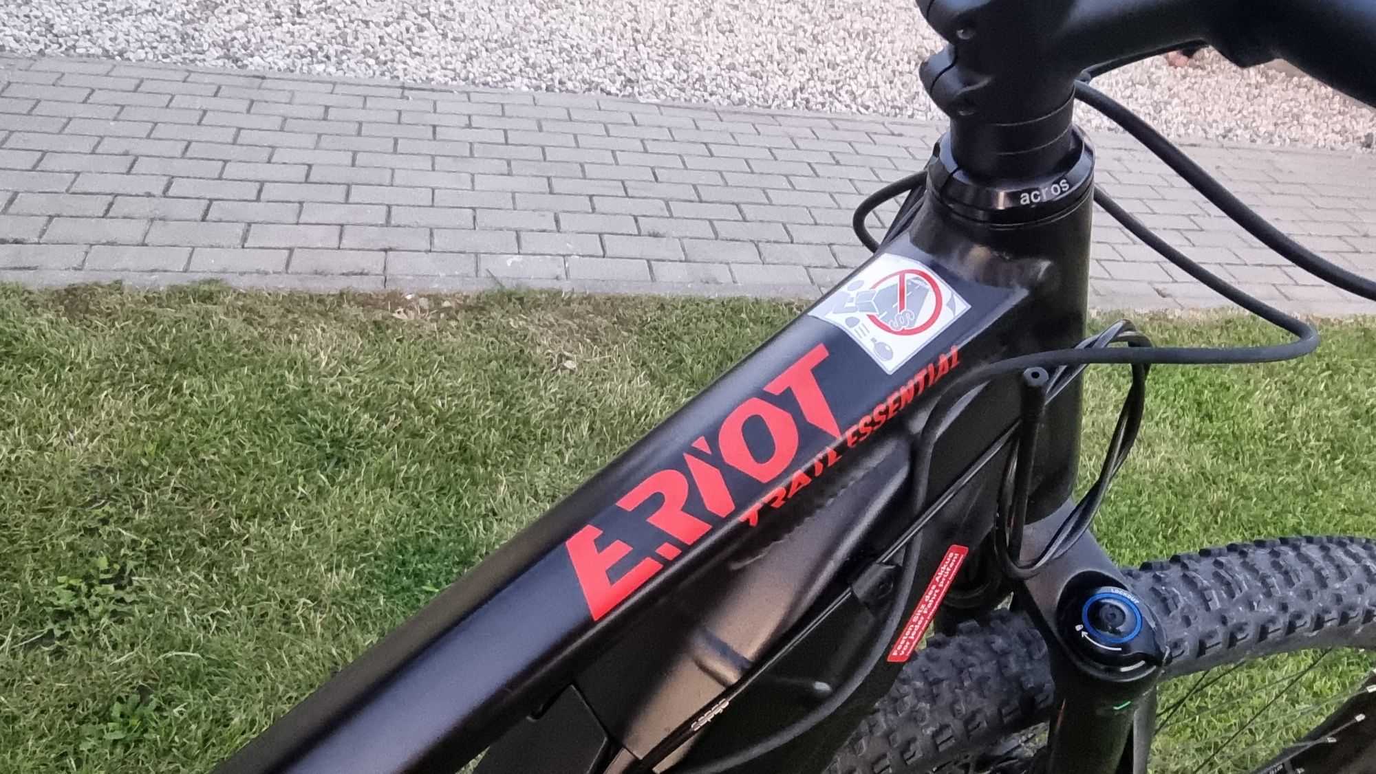 Rower elektryczny Ghost eriot trail essensial jak nowy 148km XL