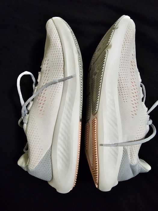 Кросівки Under Urmor, не вдягала.