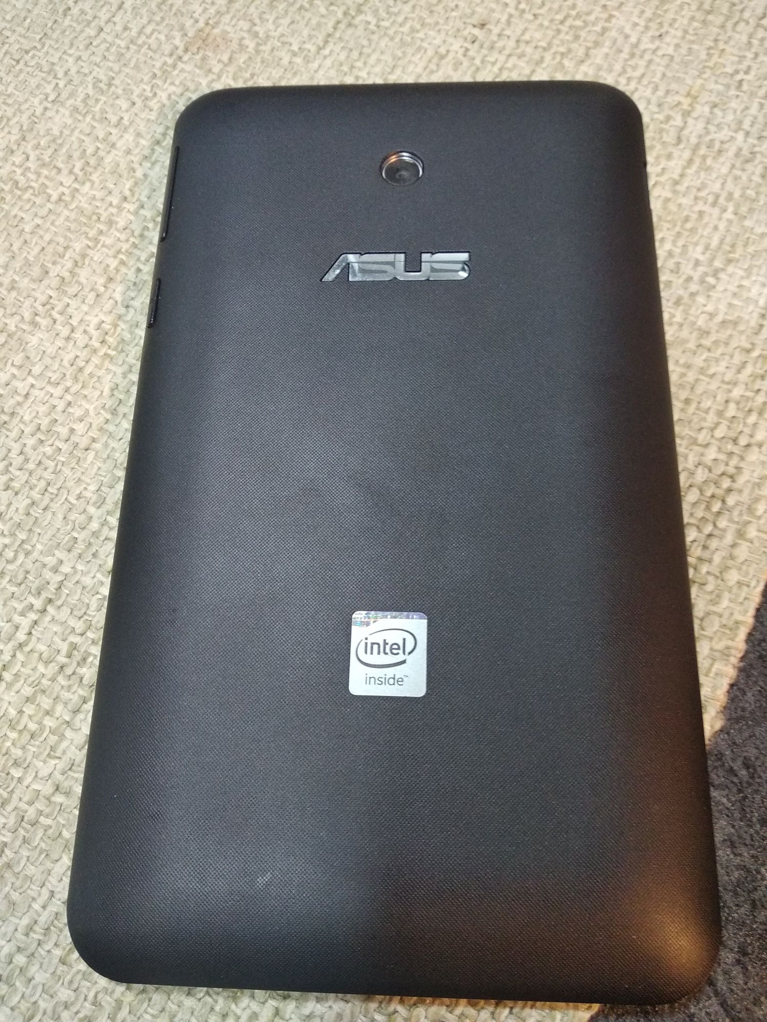 Планшет Asus 7 в хорошем состоянии