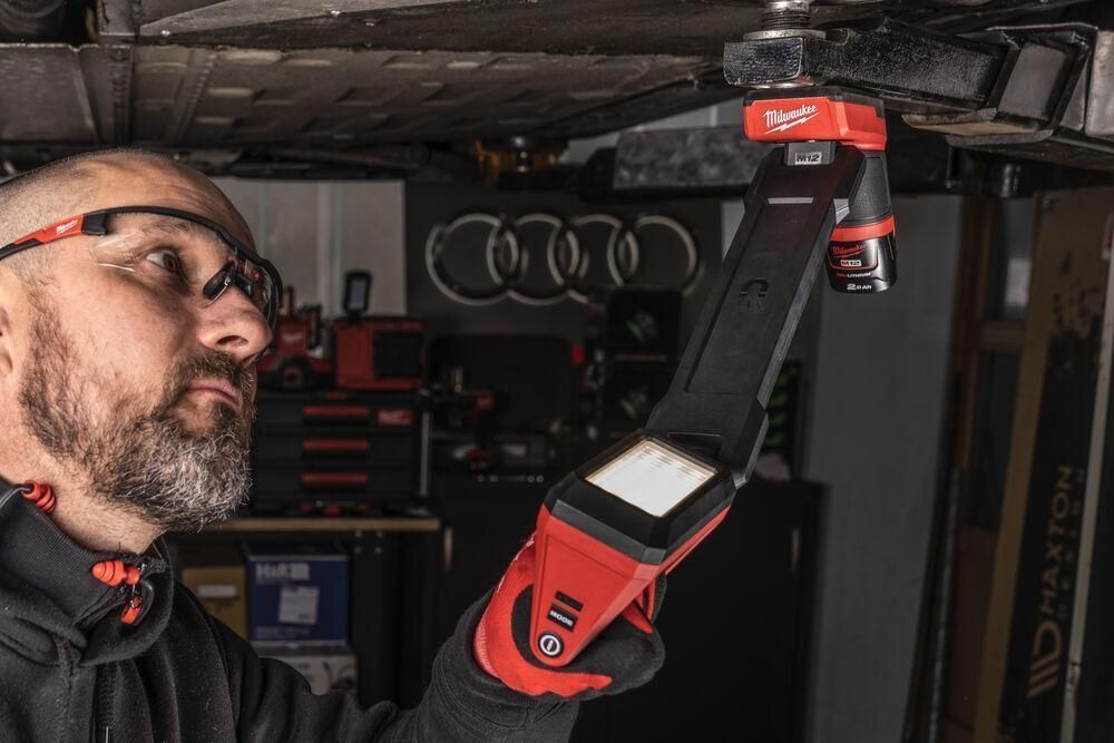 Ліхтар світлодіодний акумуляторний підрамний Milwaukee M12 UCL-0