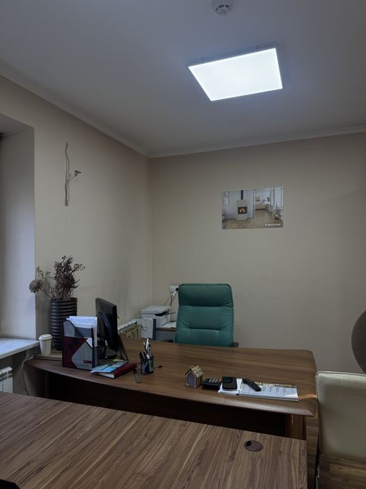 Здам в суборенду фасадне приміщення