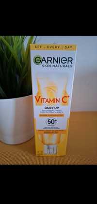 Garnier Vitamin C Skin Naturals  SPF 50+ podkład neutralny bezbarwny
