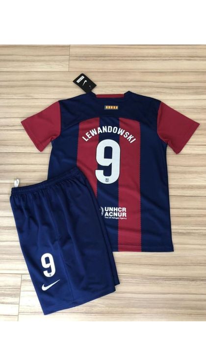 Розпродаж футбольних форм для дітей