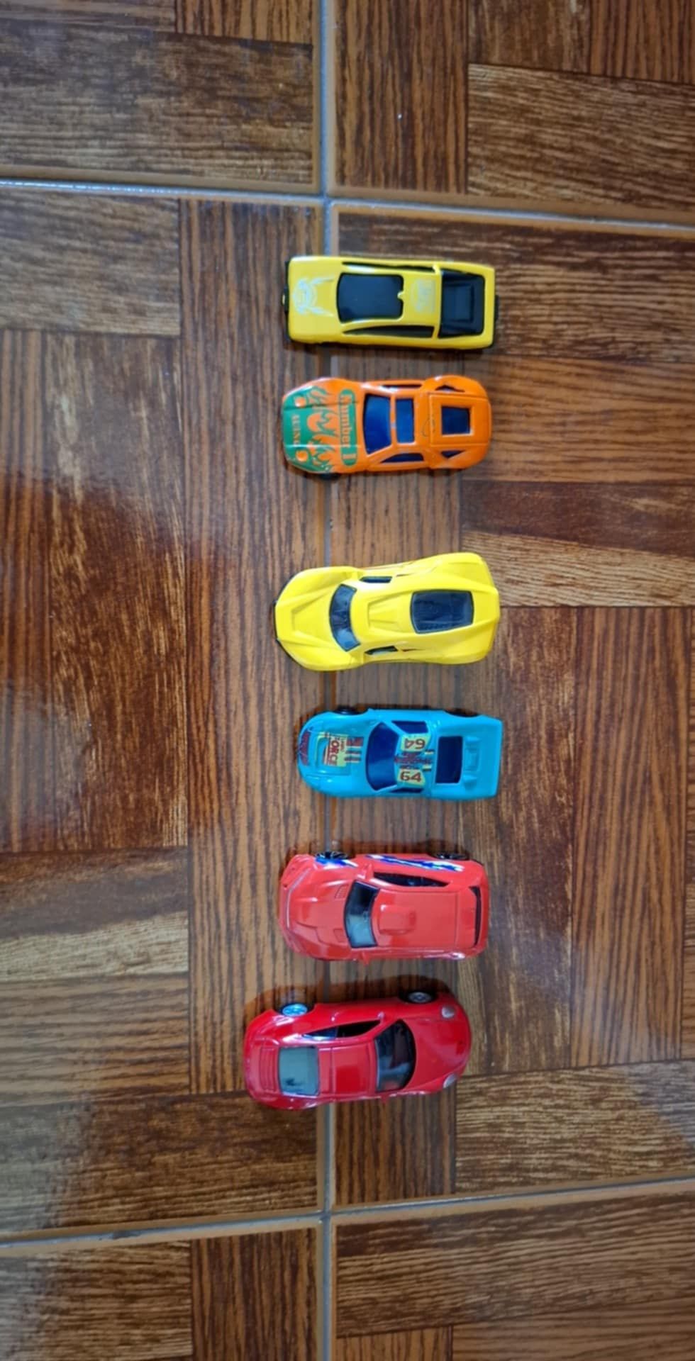 Camião mala de transporte de carros com 32 carros miniatura hot wheels