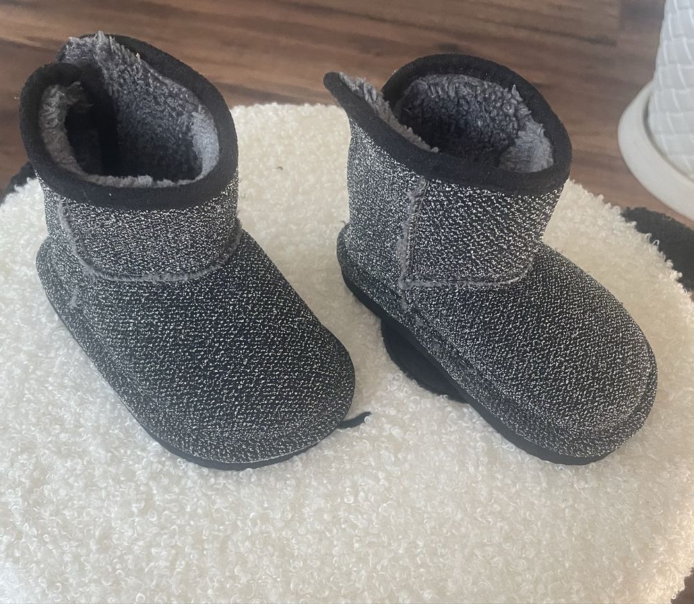 Czarno-srebrne Śniegowce typu Ugg, Emu buty zimowe r. 20