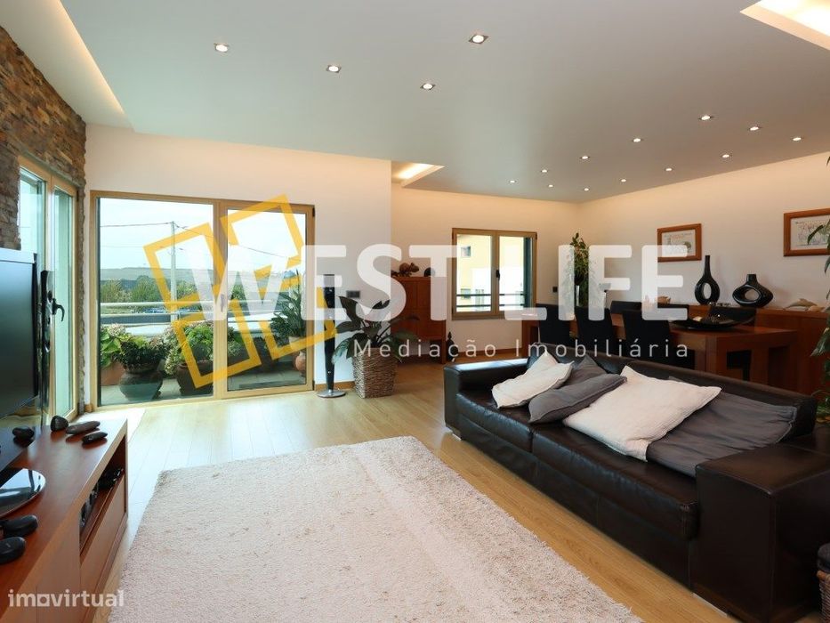 Apartamento T4 Duplex em condomínio fechado - A 2 km da praia - EXC...