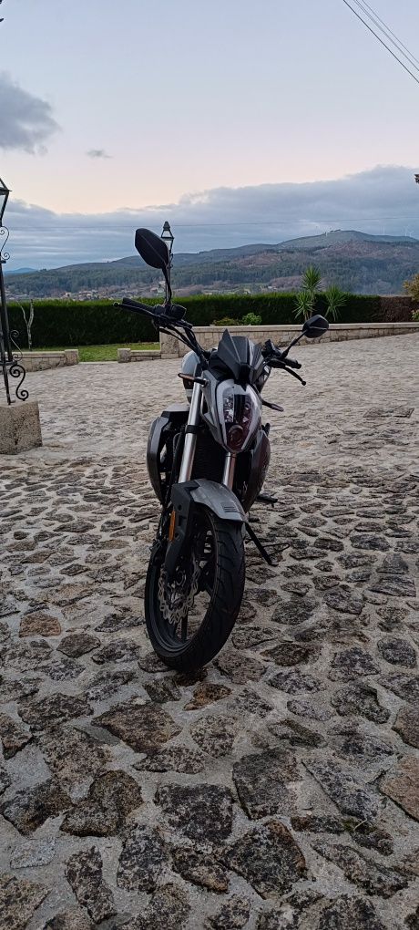 UM xstreet 125 rs