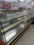 Vitrine com balcão refrigerado Jordão