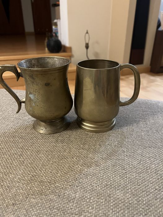 Dwa kufle z mosiądzu