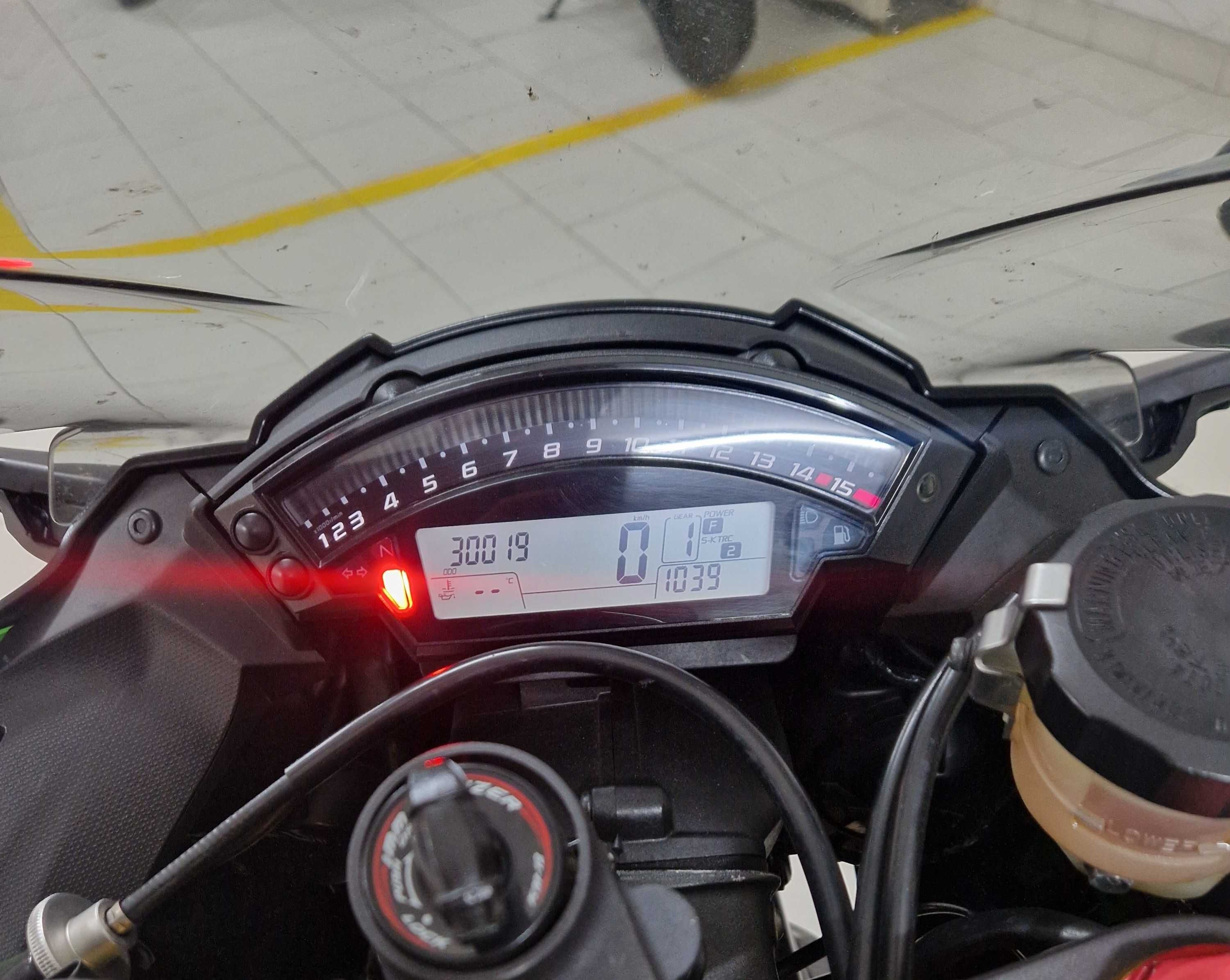 Kawasaki Ninja ZX10R ABS Quickshifter + Extras