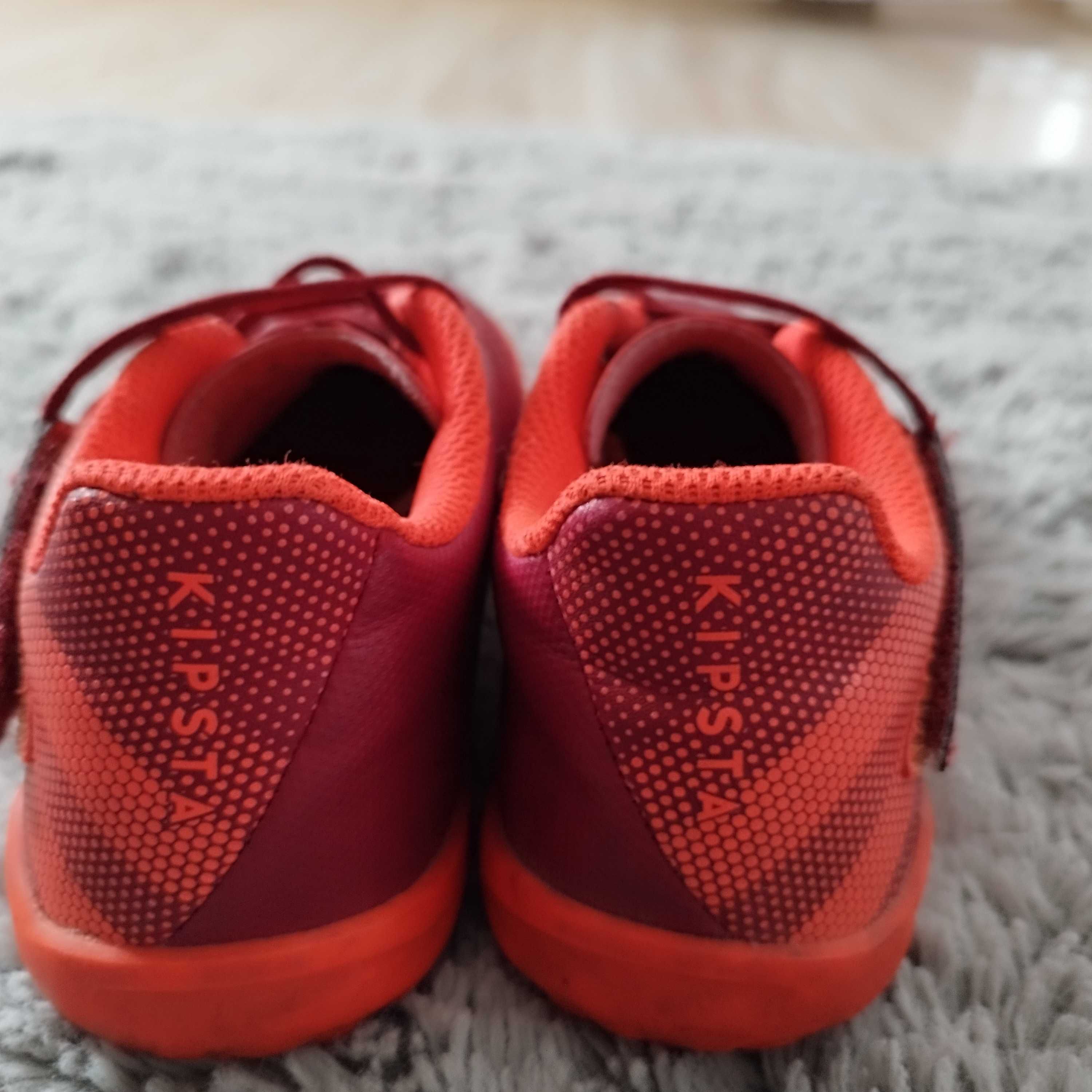 Turfy, buty piłkarskie Kipsta