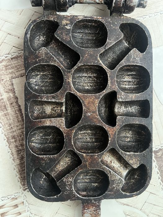 Продам сковородку-орешницу