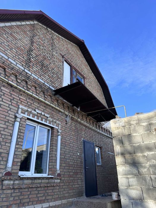 Продаж будинку