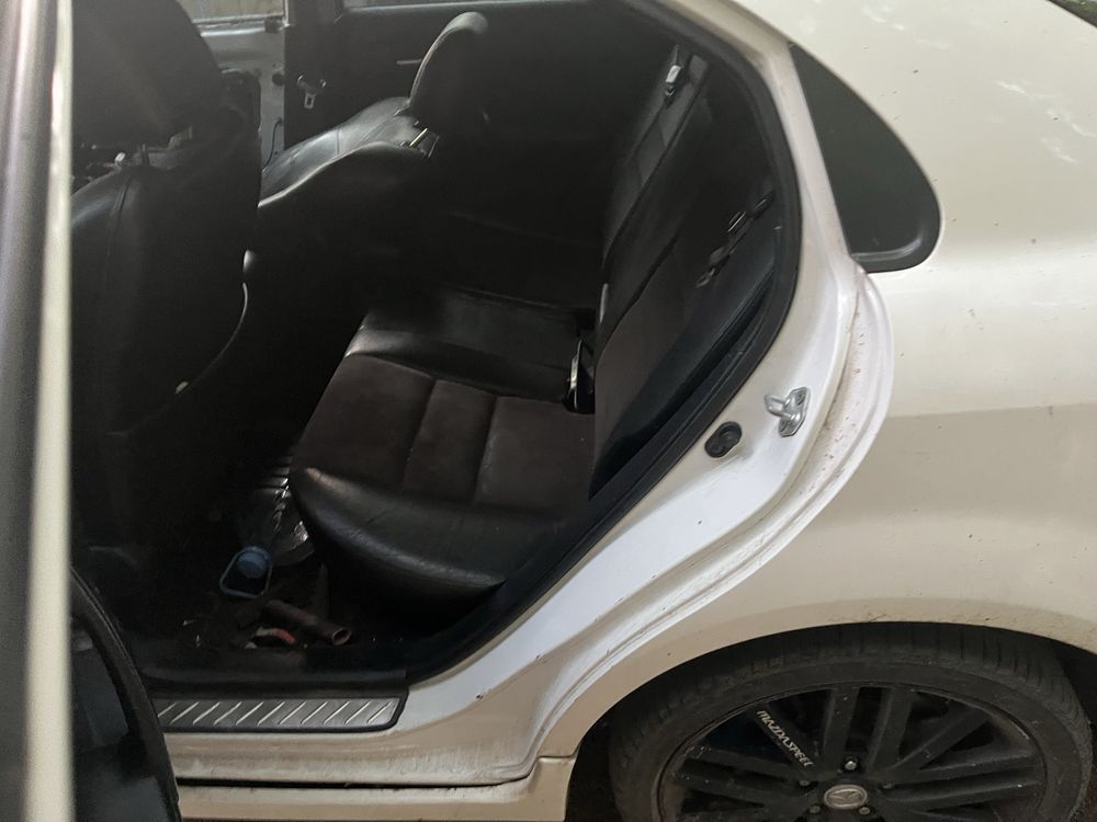 Продам мазду 6 2,0 бензин автомат правий руль