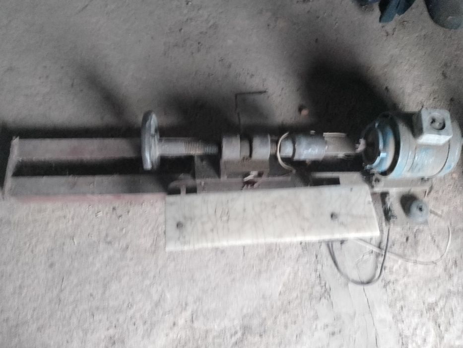 Станок токарный по дереву