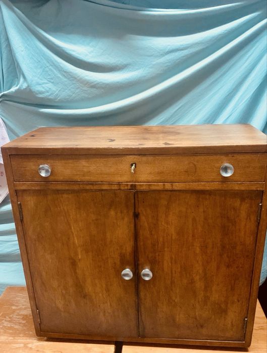 Móvel antigo em madeira – bom estado geral
