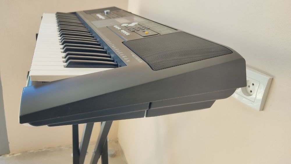 Синтезатори Yamaha PSR-330, E333 Клавішні інструменти Піаніно