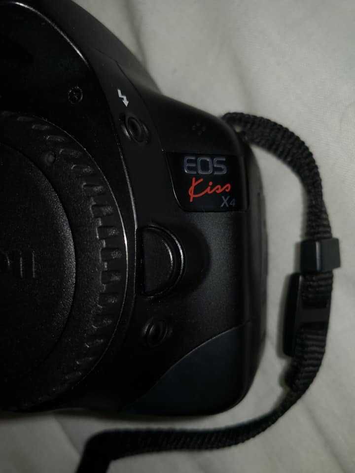 Canon Eos Kiss X4 Dslr