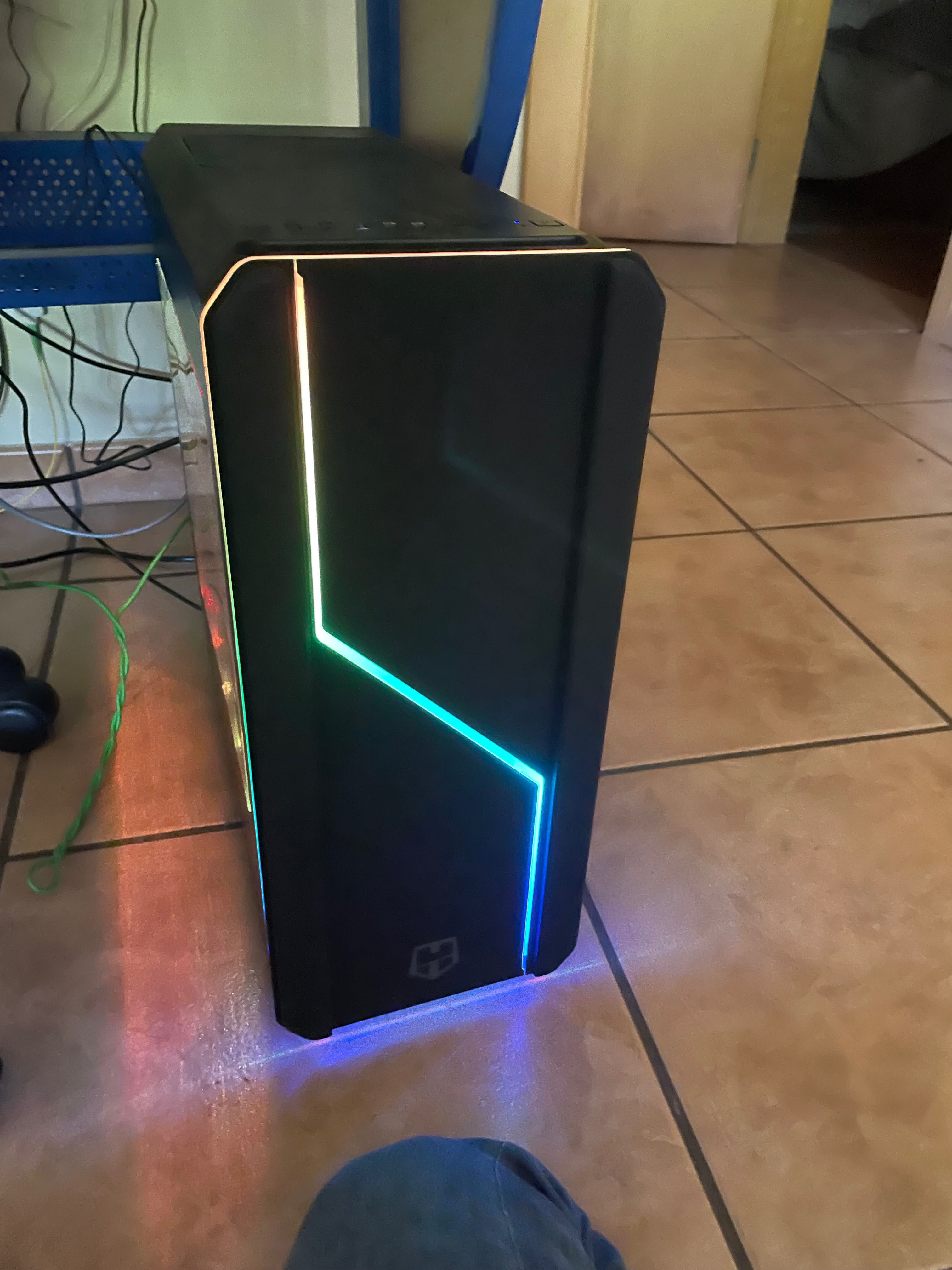 Computador e monitor asus