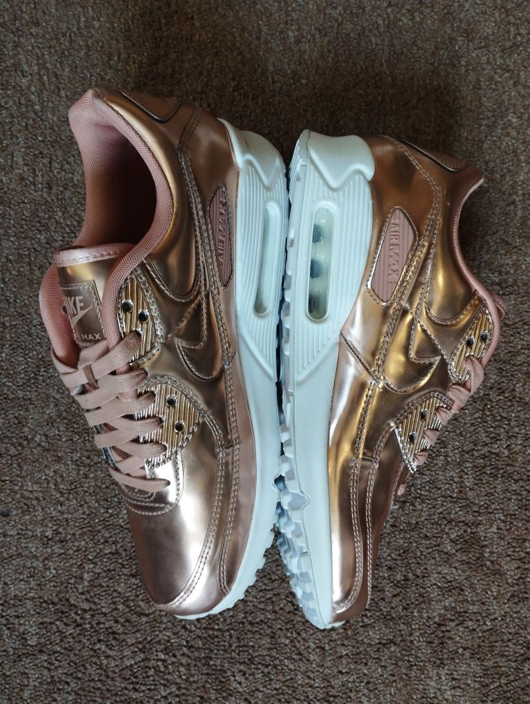 Культові кросівки Nike Air Max 90 Metallic Pack