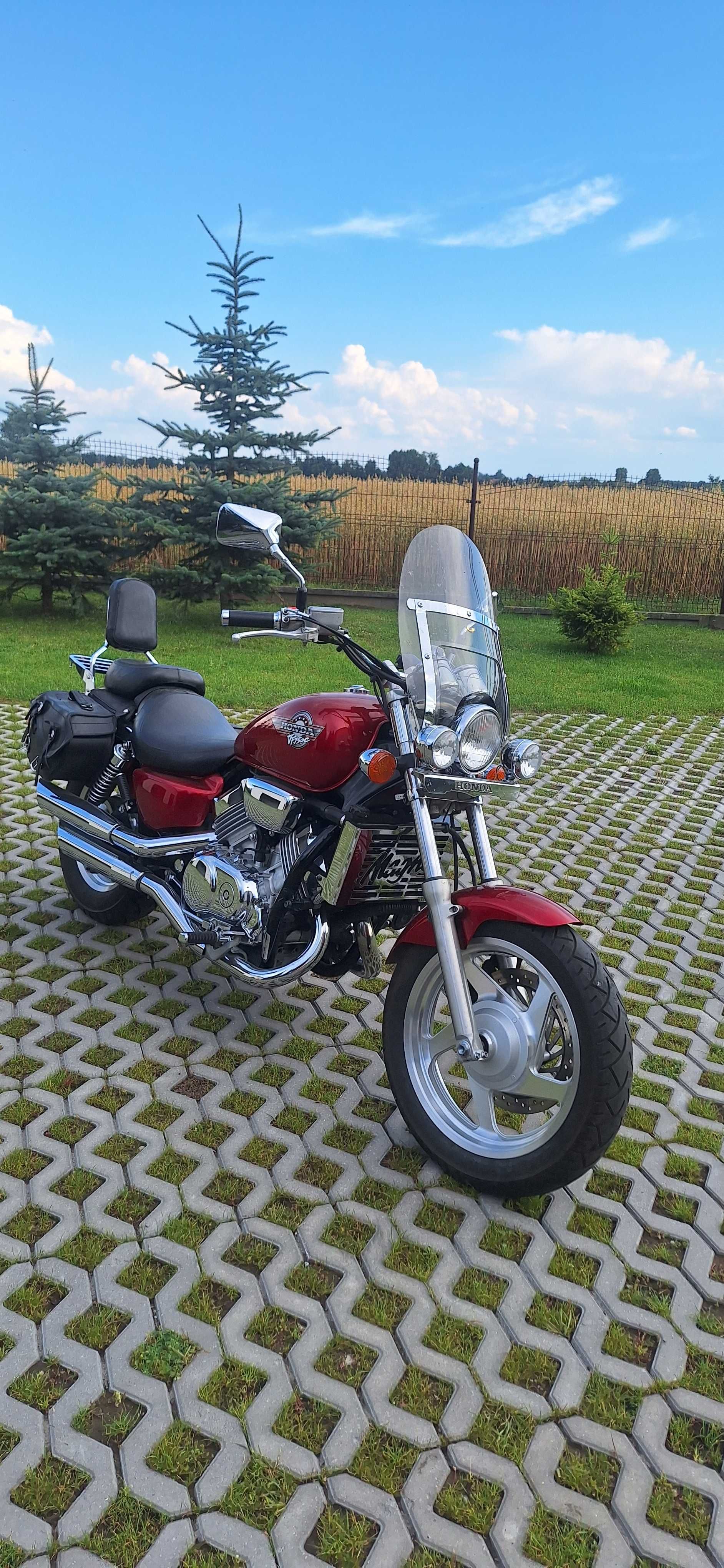 Honda VF 750C Magna
