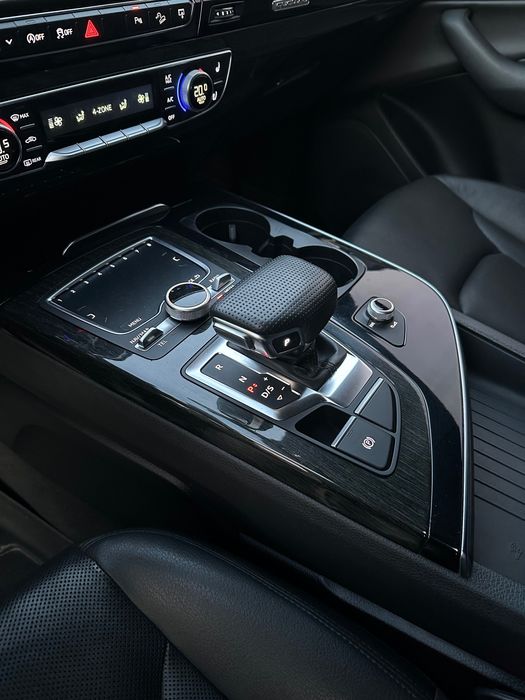 AUDI Q7 4m 2017р