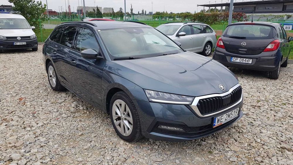 Wynajem samochodu wynajem busów 9 osobowych Renault Trafic Opel Vivaro