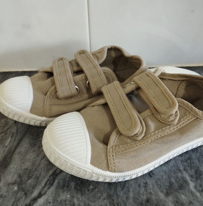 Sapatilhas Bejes Novas da Unit Shoes