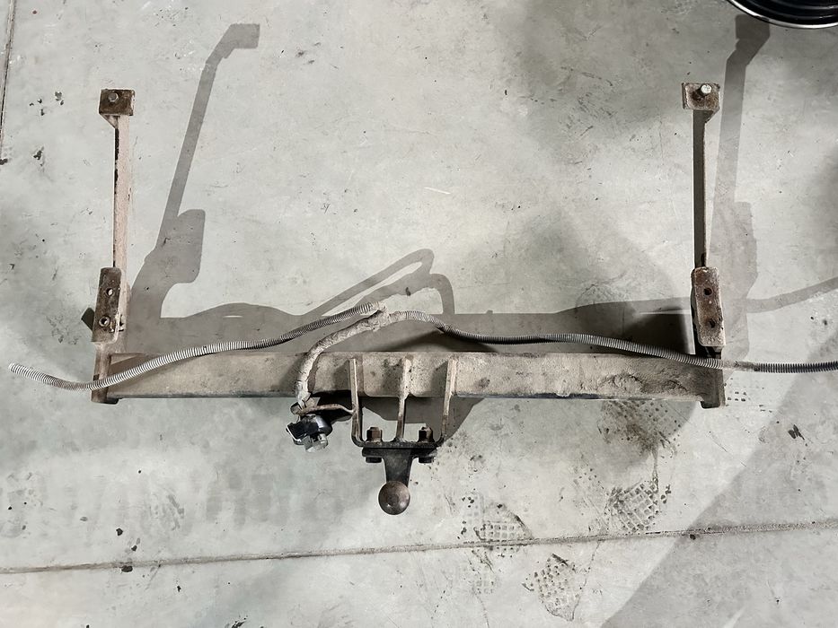 Фаркоп Рено Трафік Опель Віваро Нісан Прімастар