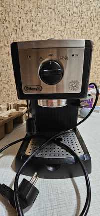 Ріжкова кавоварка DeLonghi EC 156 B