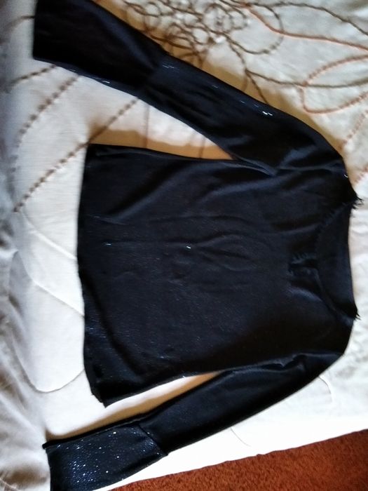 Camisola com brilhantes preta