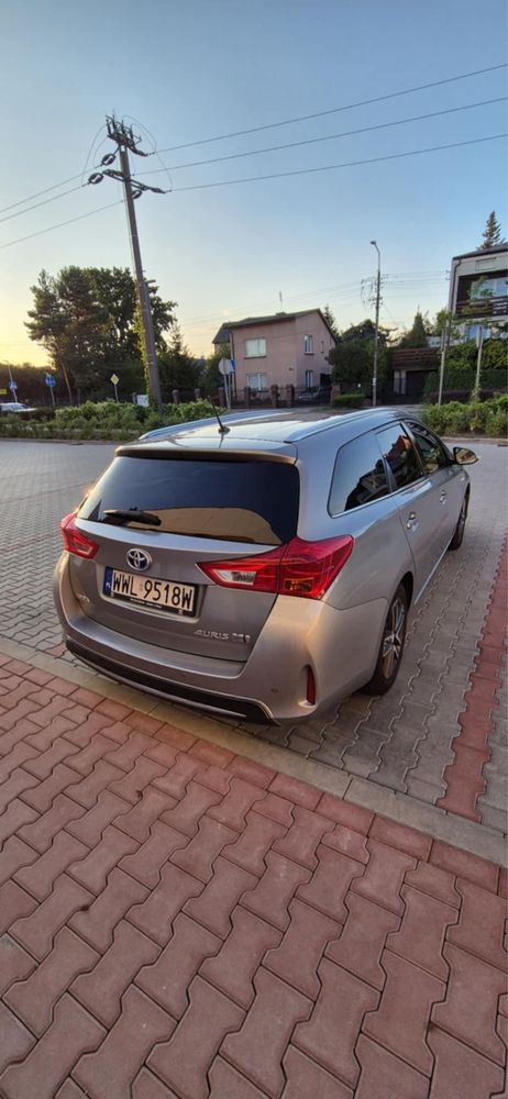 Toyota Auris 1,8 hybryda 2014