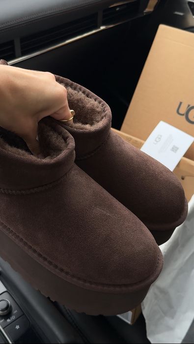 В наявності UGG Ultra Mini Chocolate (угги) повністю натуральні