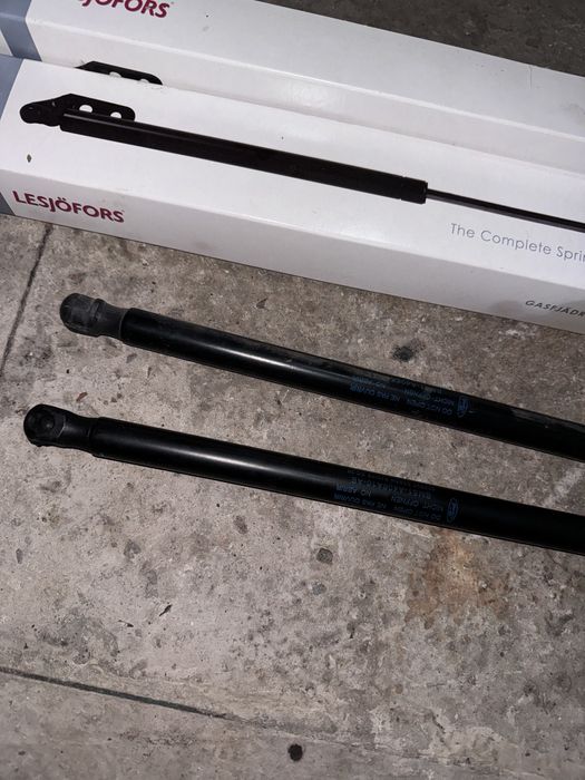 Амортизаторы багажника форд фокус 3