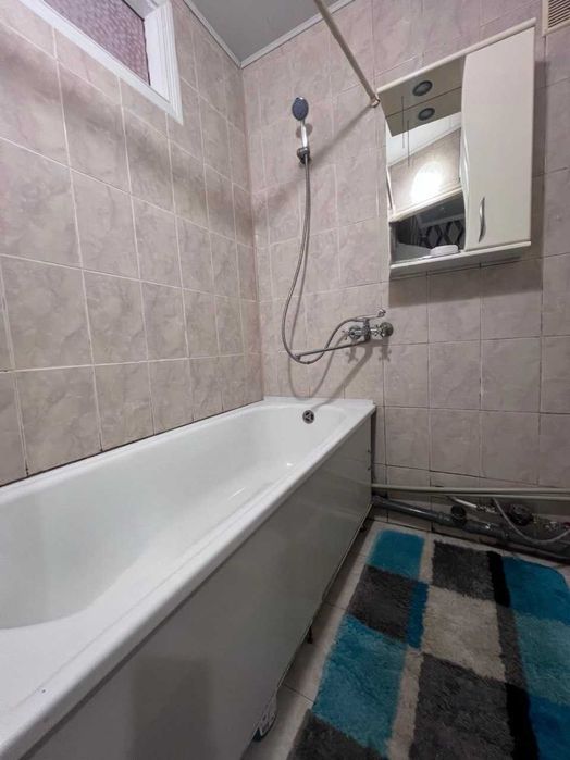 № 13718 - Продам 3-х кімнатну квартиру, АО, вул.Театральна!